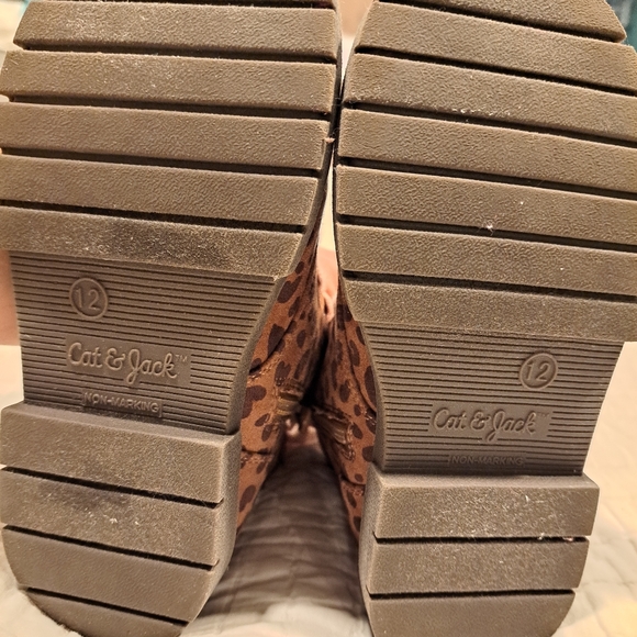 Super Cute Cat & Jack Girls Boots - Picture 4 of 4